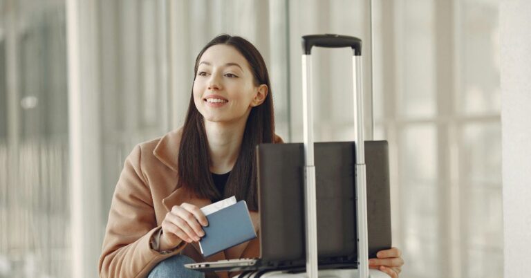 15 Clues TSA Agents Use to Read Your Travel Experience