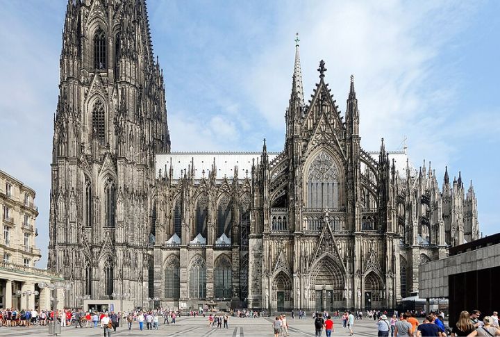 Cologne Cathedral (Cologne, Germany)
