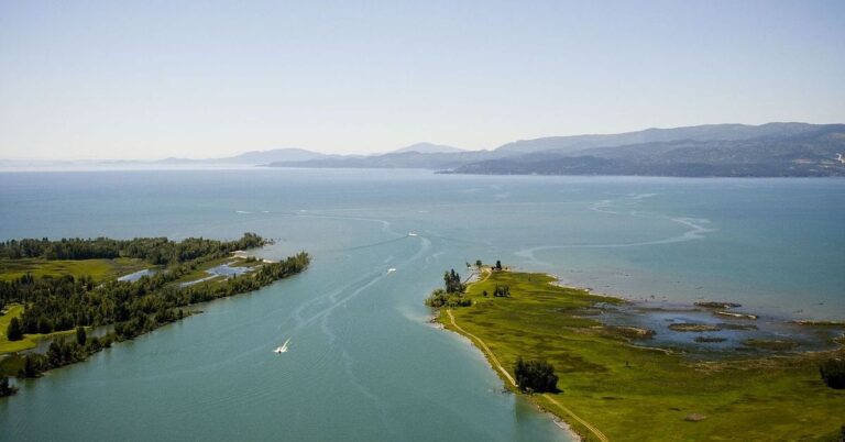 15 Fascinating Facts About Montana’s Flathead Lake