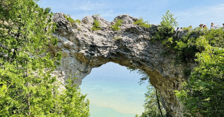 25 Unmissable Views That Give Michigan’s Upper Peninsula Its Magic