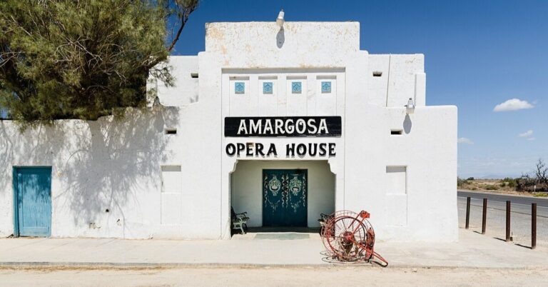 15 Hotels Of The Past Now Claimed By Time And Eerie Stories