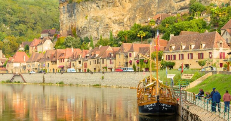 15 French Towns To Visit For Scenic Beauty And Quiet Charm