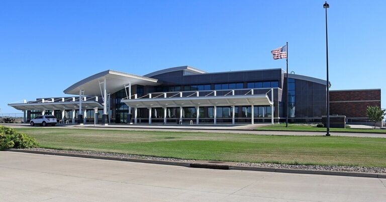 15 Small U.S. Airports With Minimal Crowds And Quick Boarding