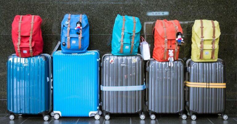 15 Travel Habits That Help Keep Your Bags Safe