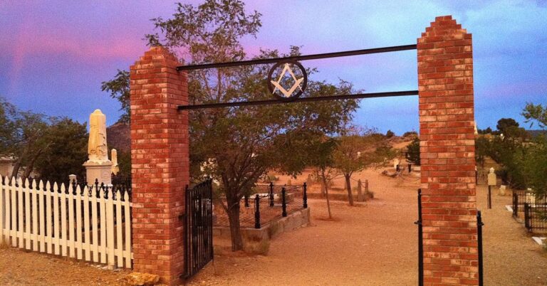 15 U.S. Destinations With Haunted Reputations