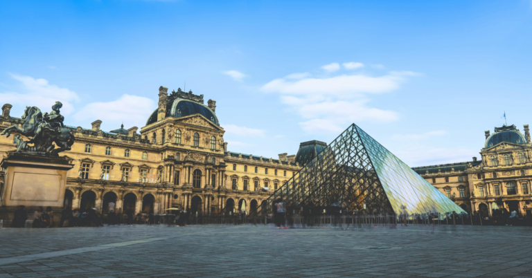 Planning A Trip To The Louvre? Here Are 15 Things To Keep In Mind