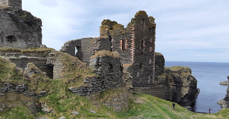 15 Ruined Castles In Scotland That Are Waiting To Be Explored