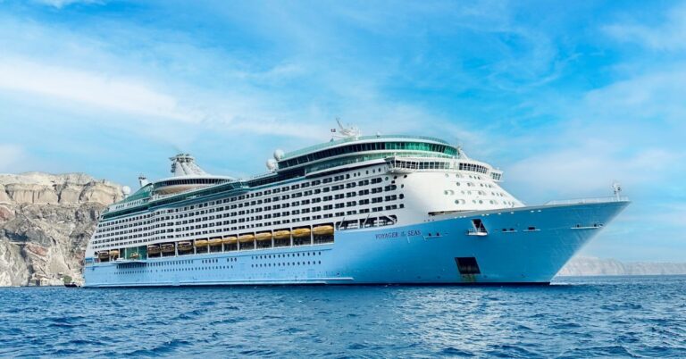 15 Alaska Cruise Journeys Where Nature Steals The Show