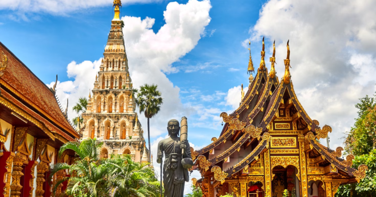 15 Etiquette Rules Every Traveler Should Know Before Visiting Thailand