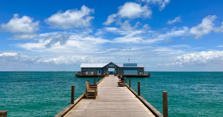 15 Ways Anna Maria Island Lets You Relive Old Florida Charm