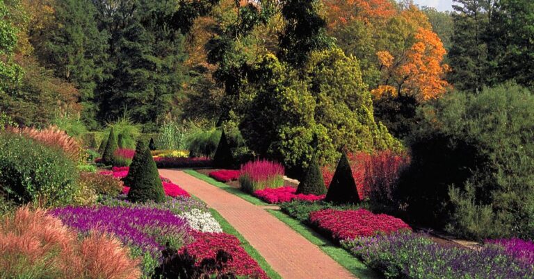25 Breathtaking Green Spaces To Explore Across The Globe