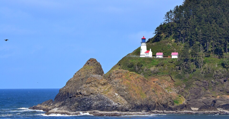 15 Stops That Show Off The Best Of The Oregon Coast 