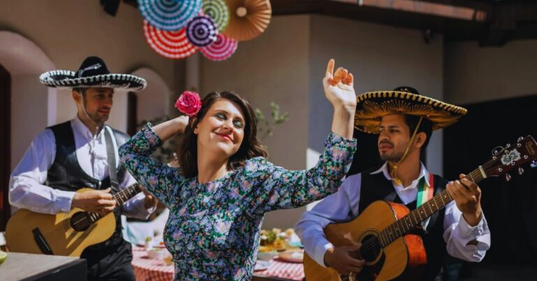 15 Ways To Spot A Tourist-Centric Restaurant In Mexico