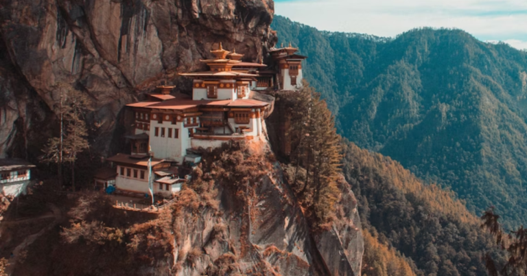 15 Buildings That Took ‘Secluded’ To The Next Level